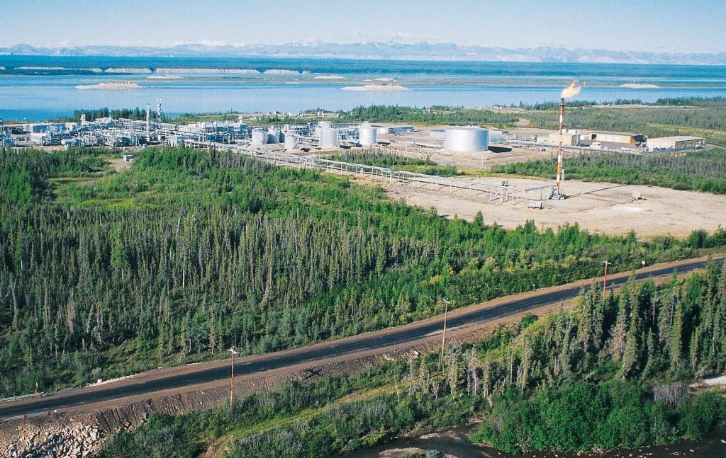 L’industrie pétrogazière sur les rives du fleuve Mackenzie, dans les Territoires du Nord-Ouest