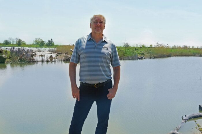 Jon Radtke, hydrogéologue, puise dans ses premières racines de conservationniste du plein air à titre de directeur de la pérennité des ressources en eau de Coca-Cola en Amérique du Nord.