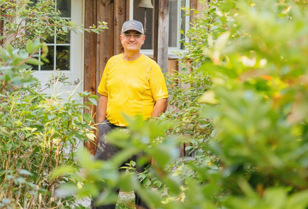 Dr William Shotyk dans sa ferme d'Elmvale en Ontario, Canada.