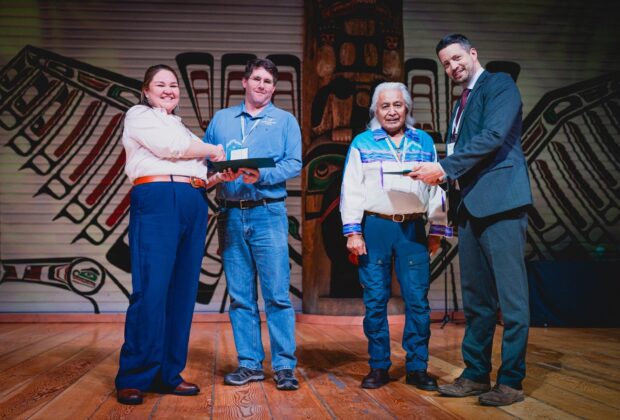 Canards Illimités Canada reçoit le prix Renouer les savoirs Canada pour sa collaboration avec les Autochtones à l’élaboration du Guide de terrain des milieux humides (Yukon)