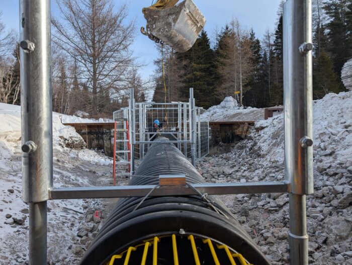 Structure installée sur le site du lac Noir pour prévenir le risque d'obstruction par le castor