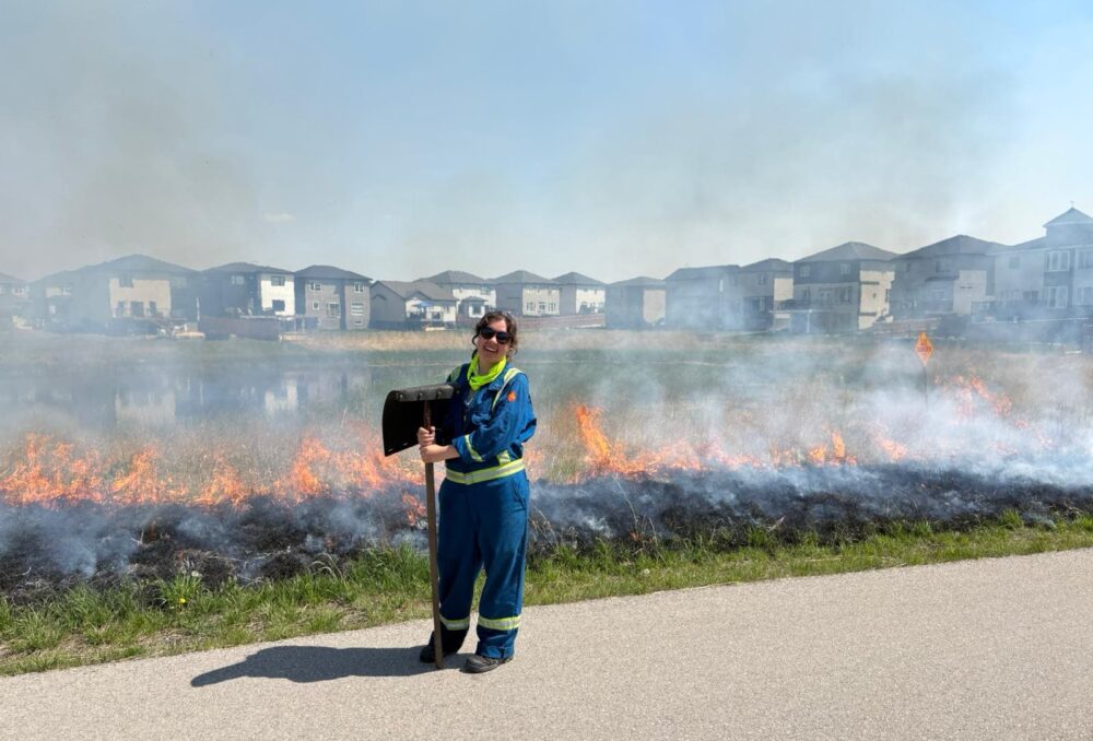Natasha pendant la saison des brûlages dirigés.