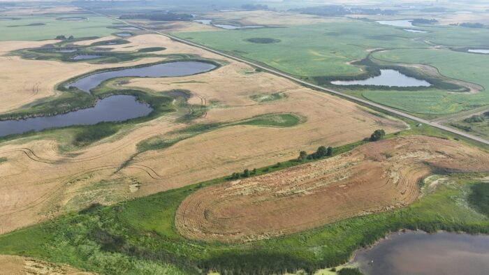 Vue aérienne du projet Burgess RCLP près de Minnedosa, au Manitoba. Crédit : Scott Henowitch