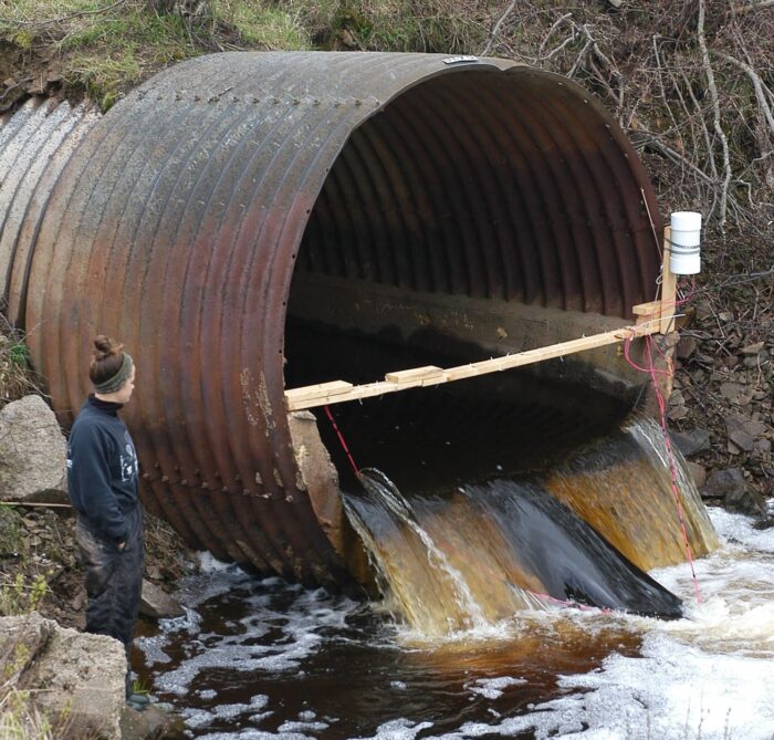 Les ponceaux peuvent constituer un obstacle au passage des poissons, comme c’est le cas sur ce site, évalué par l’équipe de recherche, situé en aval de milieux humides de CIC.